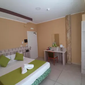 Garden 3* Naples