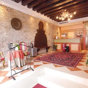 *** Hotel Ca' Dei Polo Italy