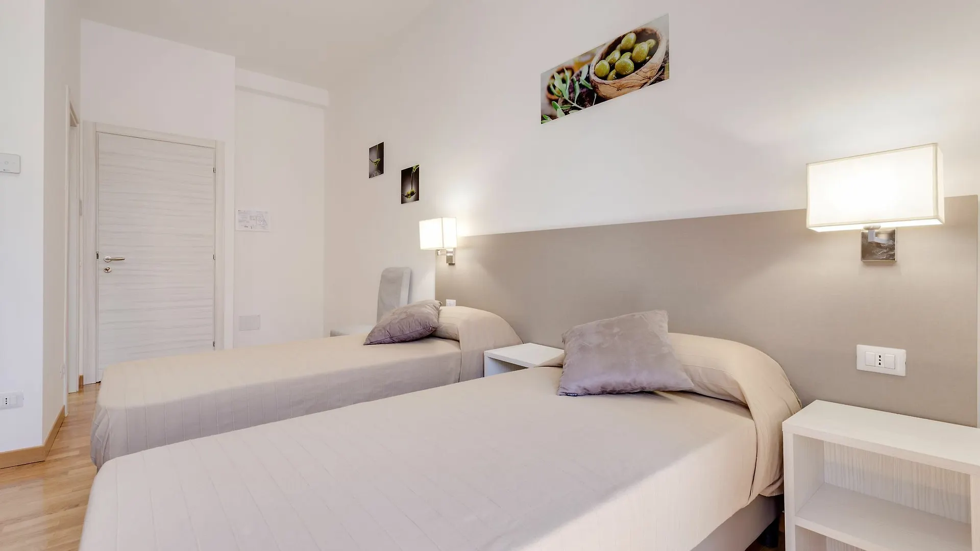 Dolce Luxury Rooms Rome 2*,  Italy