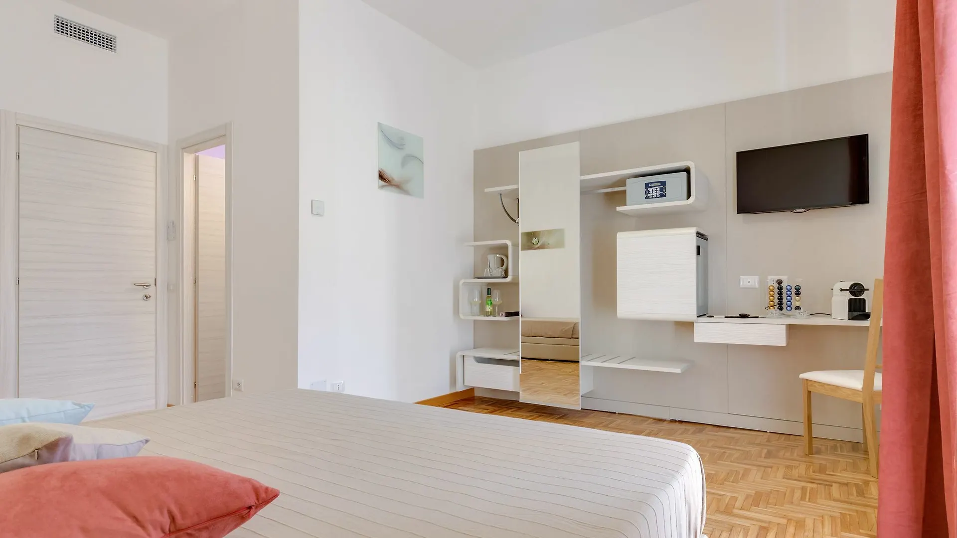 Dolce Luxury Rooms contacts